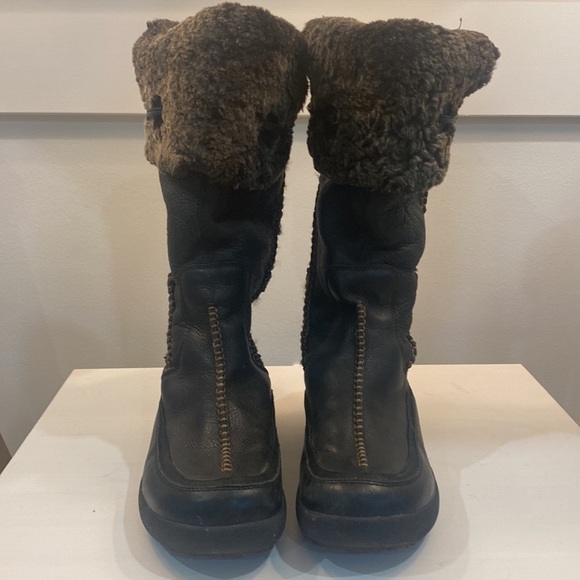Women’s Blondo Canada Leather & Shearling Lined Back Laced Boots - Picture 6 of 14